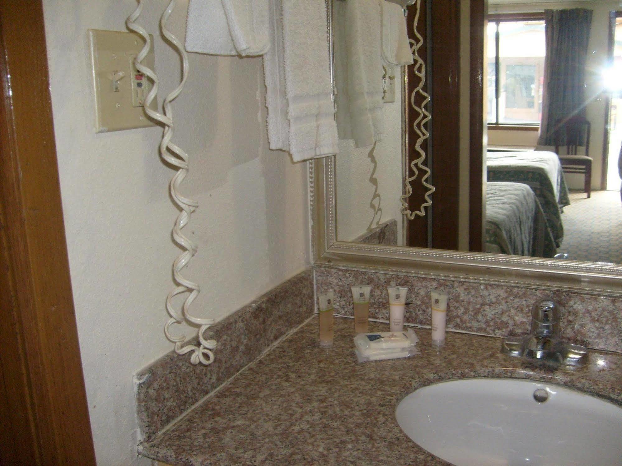 Express Inn Томсон Екстер'єр фото